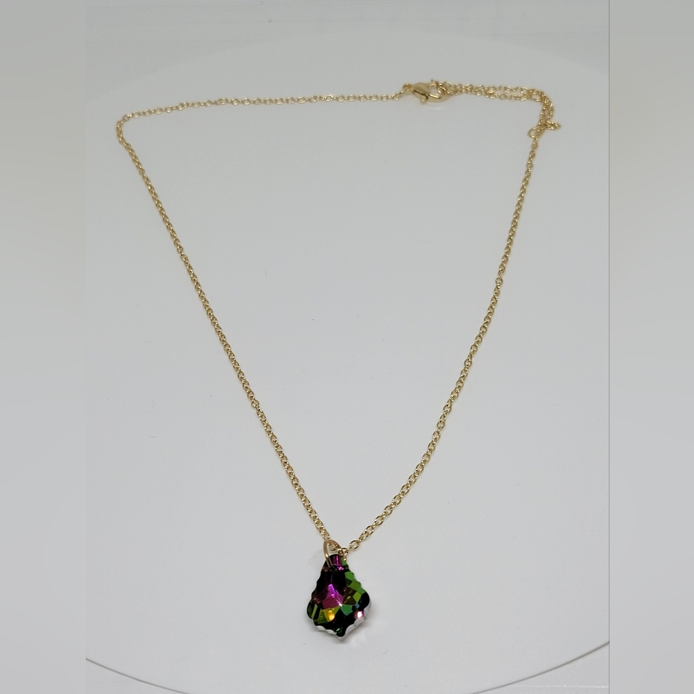Elegant Gold Necklace with Multicolor Pendant